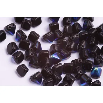 Korálek Dvoudírková pyramida č. 111 (6x6mm)