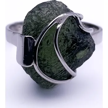 Prsten Stříbrný prsten s neopracovaným vltavínem 3,930gr.