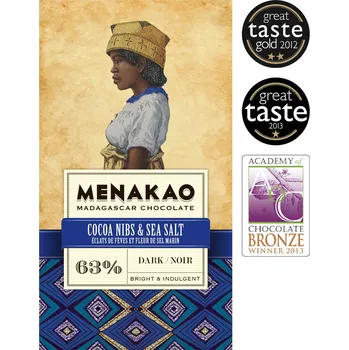 Čokoláda Menakao čokoláda Madagaskar 63% s mořskou solí a kousky kakaových bobů 75 g