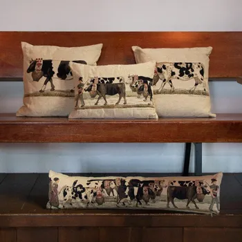 Dekorativní polštářek Béžový gobelinový dlouhý polštář s krávami Cowbell - 90*15*20cm