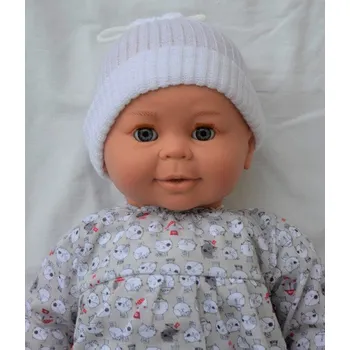 Panenka Miminko Carol v bílé čepičce od firmy Lamagik ze Španělska (španělská panenka Carol - 50 cm)