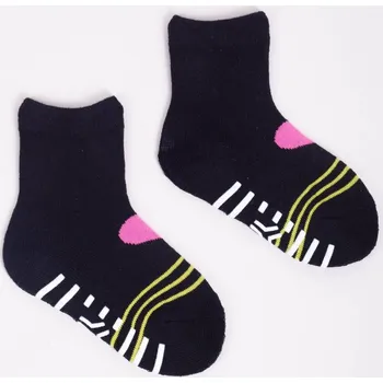 ABS ponožky capáčky YO SKA0020 PROTISKLUZOVÉ černé se srdíčkem velikosti ponožek: 18-20 ( EUR vel. 27-30)