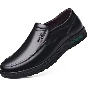 Pánské polobotky Pánské kožené polobotky s kovovým nápisem Barva: Černá, Velikost: 42