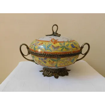 PORCELÁNOVÁ DÓZA S VÍKEM V SECESNÍM STYLU