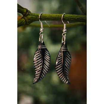 Náušnice Kostěné náušnice "Black feather"