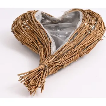 Srdce proutěné otvorem 11 x 33 x 46 cm