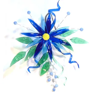 Květina na zavěšení modrá