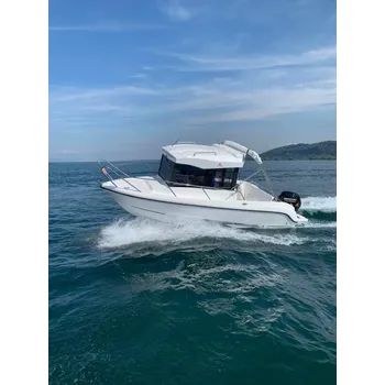 Člun Motorový člun BT 655 Pilothouse