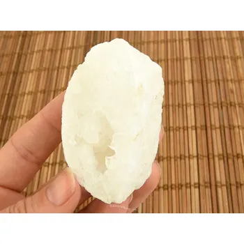 Přírodní kámen Křemeno-kalcitová geoda z Maroka 103g