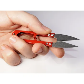 Nůžky na zastřižení křídla matky