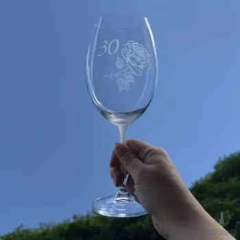 Sklenice Pískovaná skenice na víno - 30 let s růží