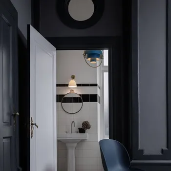 Závěsné svítidlo GUBI Multi-Lite, Ø 36 cm, mosaz/modrá - Ø stínidla 32 cm; stříška - Ø 11,5 cm, výška 6 cm severská modř, mosaz 1 x 10 W LED - Doprava zdarma