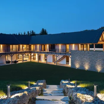 Lampička Wever & Ducré Lighting WEVER & DUCRÉ Palos Carré 1.0 3000K 20cm antracitová - Výška hlavy 3 cm; délka nohy 16 cm, šířka 9,1 cm antracitová (RAL 7016) LED 10,5 W celkem - Doprava zdarma