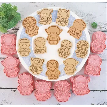 Vykrajovátko 3D vykrajovátka na sušenky - MARVEL AVENGERS - 8 ks (Značka: TAKARA TOMY)