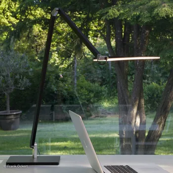 Lampička Nimbus Roxxane Office New stolní lampa, černá 930 - hlava - délka 37 cm, šířka 7,5 cm; noha - délka 23,5 cm, šířka 23,5 cm; délka kabelu 150 cm černé LED celkem 15,5 W - Doprava zdarma