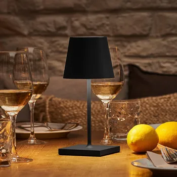 Venkovní osvětlení Sigor Nuindie mini LED dobíjecí stolní lampa, USB-C, černá, IP54, stm. - Základna - délka 10 cm, šířka 10 cm; délka nabíjecího kabelu 120 cm noční černá LED 2,2 W celkem - Doprava zdarma