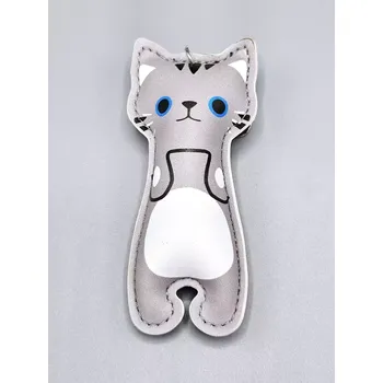 Kočka barevná z eko kůže jako přívěsek na klíče šedá