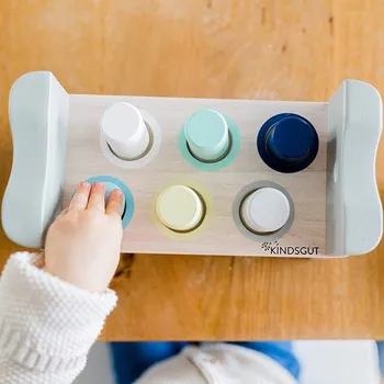 Dřevěná hračka KINDSGUT Dřevěná zatloukačka