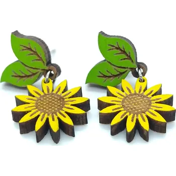 Náušnice Pehucraft Dřevěné náušnice kytičky slunečnice s lístkem ph0066