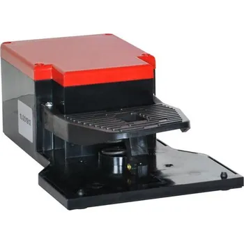 vypínač LOVATO Electric KG120S11 nožní spínač, plastové tělo, 1Z+1V mžikové (stiskem zapni - stiskem vypni) 1Z+1V mžikové