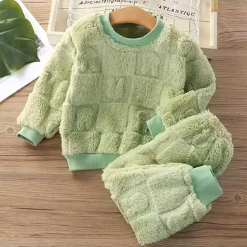 Chlapecké pyžamo Dětské velurové zateplené pyžámko (vel. od 6 měs. do 5 let) Barva: zelená, Velikost: 4 roky/110