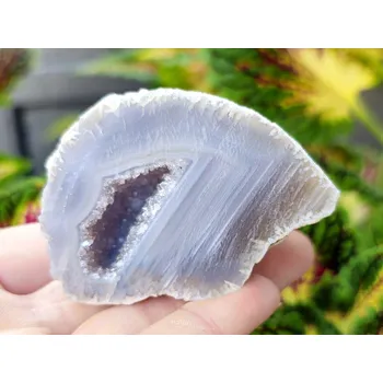 Přírodní kámen Achát šedý geoda s dutinkou 112g (Brazílie)