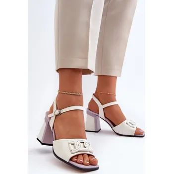 Dámské sandále Elegantní sandály na podpatku s ozdobou D&A MR38-156 Barva: Bílá, Velikost: 39