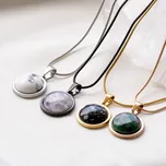 Náhrdelník Vesmír Barva: Zlatá, Minerální kámen: tygří oko, Délka řetízku: 45cm