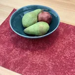 BYTEMA Gobelínová prostírka MRAMOR ČERVENÝ 33 x 45 cm