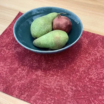 prostírání BYTEMA Gobelínová prostírka MRAMOR ČERVENÝ 33 x 45 cm