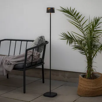 Venkovní osvětlení Konstsmide Pěkná nabíjecí stojací lampa LED, černá, hliník, IP54, stmívač, CCT - Délka/šířka stínítka 10 cm; délka/šířka podstavce 10 cm; délka kabelu USB-A 159 cm 1 x 2,5 W LED - Doprava zdarma