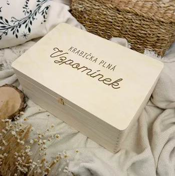 Úložný box Dřevia Dřevěná krabička plná vzpomínek