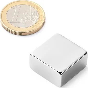 Dekorativní magnet Neodymový magnet kvádr 20&nbsp;×&nbsp;20&nbsp;×&nbsp;10&nbsp;mm, síla 13,7&nbsp;kg