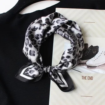 Šátek Malý šátek z hedvábí- Levhart 2