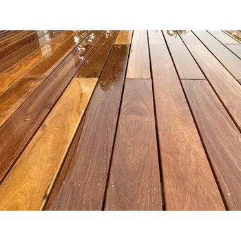 Terasové prkno Cumaru - přírodní dřevo