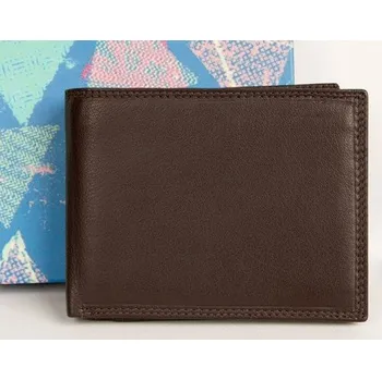 Peněženka Hnědá kožená peněženka z měkké kůže bez nápisů a značek