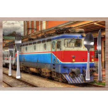 prostírání Prostírání Vlak ve stanici