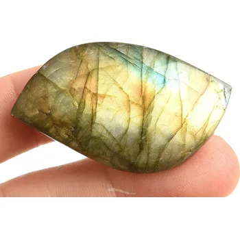 Přírodní kámen Labradorit mugle s barevnými odlesky 16,4g
