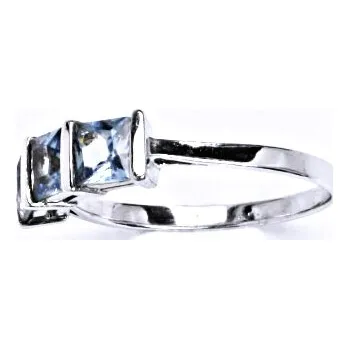 Prsten Stříbrný prsten s akvamaríny