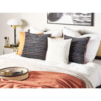 Bytový textil Sada 2 dekorativních polštářů vícebarevné samet a bavlna 45 x 45 cm květovaný vzor se střapci moderní design Beliani