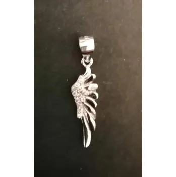 Přívěsek Menší křídlo zdobené pomocí mikrosettingu - přívěsek ze stříbra