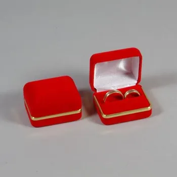 Dárková krabička Sametová krabička na šperky - červený kvádr se zaoblenými rohy