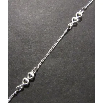 Řetízek Jednořádkový stříbrný řetízek 18cm dlouhý zdobený srdíčky