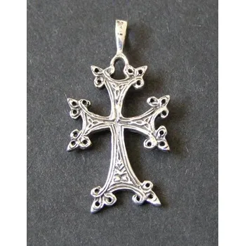Přívěsek Kříž se zdobenými rohy - stříbrný přívěsek / přívěsek ze stříbra