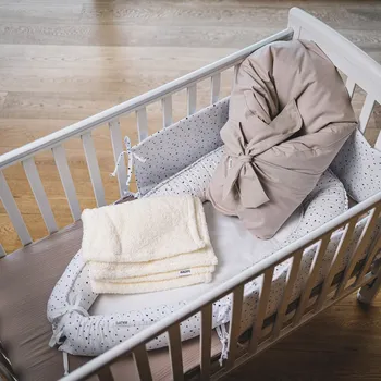 Zavinovačka Tulimese Základní set do postýlky 8v1 černobílé tečky