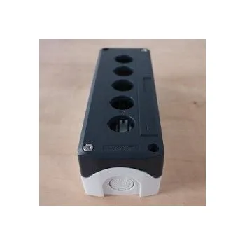 Elektroinstalační krabice XALD05 Prázdná skříň - 5 otvorů, Schneider