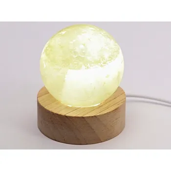 Drahý kámen Magieprirody.cz Kalcit koule 54 mm 237g přírodní kámen + LED dřevěný podstavec #C543