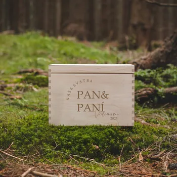 Svatební dekorace Dřevěný box na svatební přání s vlastním příjmením PAN A PANÍ