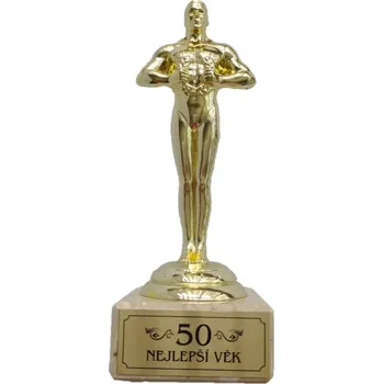 Originální trofej Oskar k 50. narozeninám – zlatá trofej s mramorovým podstavcem a kovovým štítkem „50 Nejlepší věk“, ideální dárek pro padesátníky