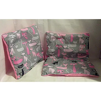 Doplněk pro panenku Plymo do kočárku pro panenky Polštářek a peřinka s výplní Velké Kočičky šedé a růžové